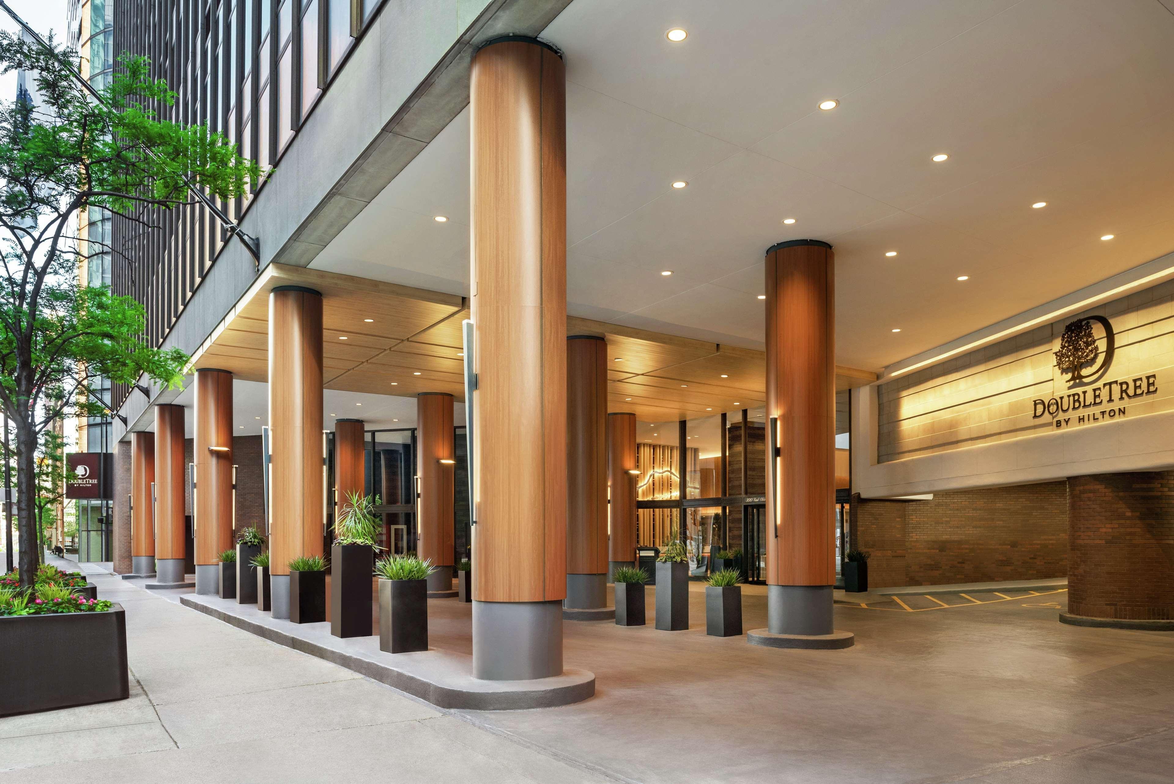 Hyatt Centric Chicago Magnificent Mile Hotel Exterior photo