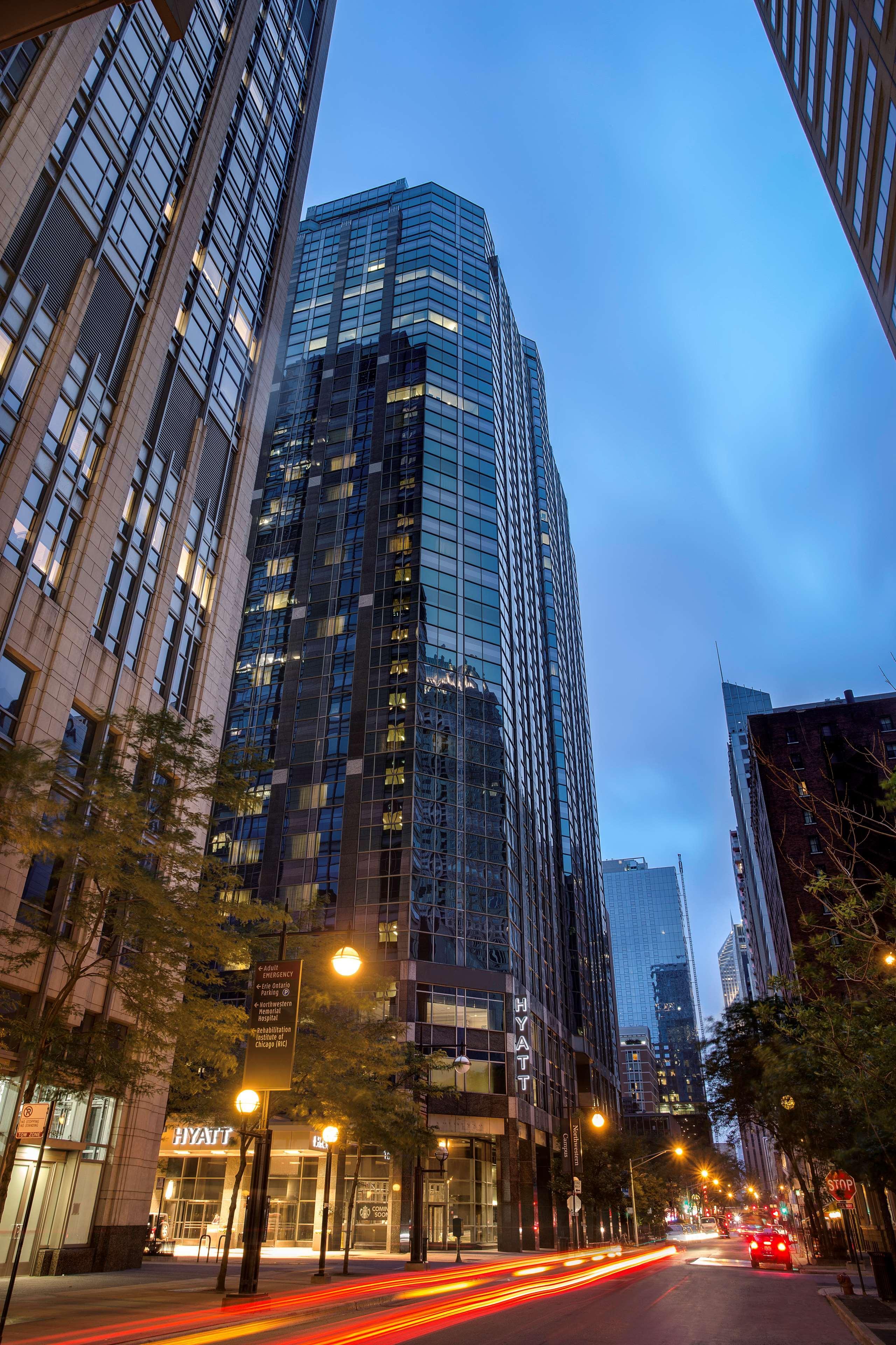 Hyatt Centric Chicago Magnificent Mile Hotel Exterior photo